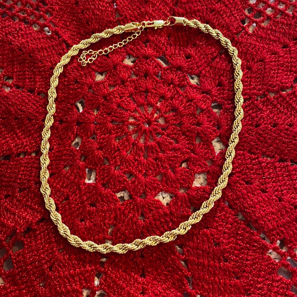 Gold/Faux gold necklace